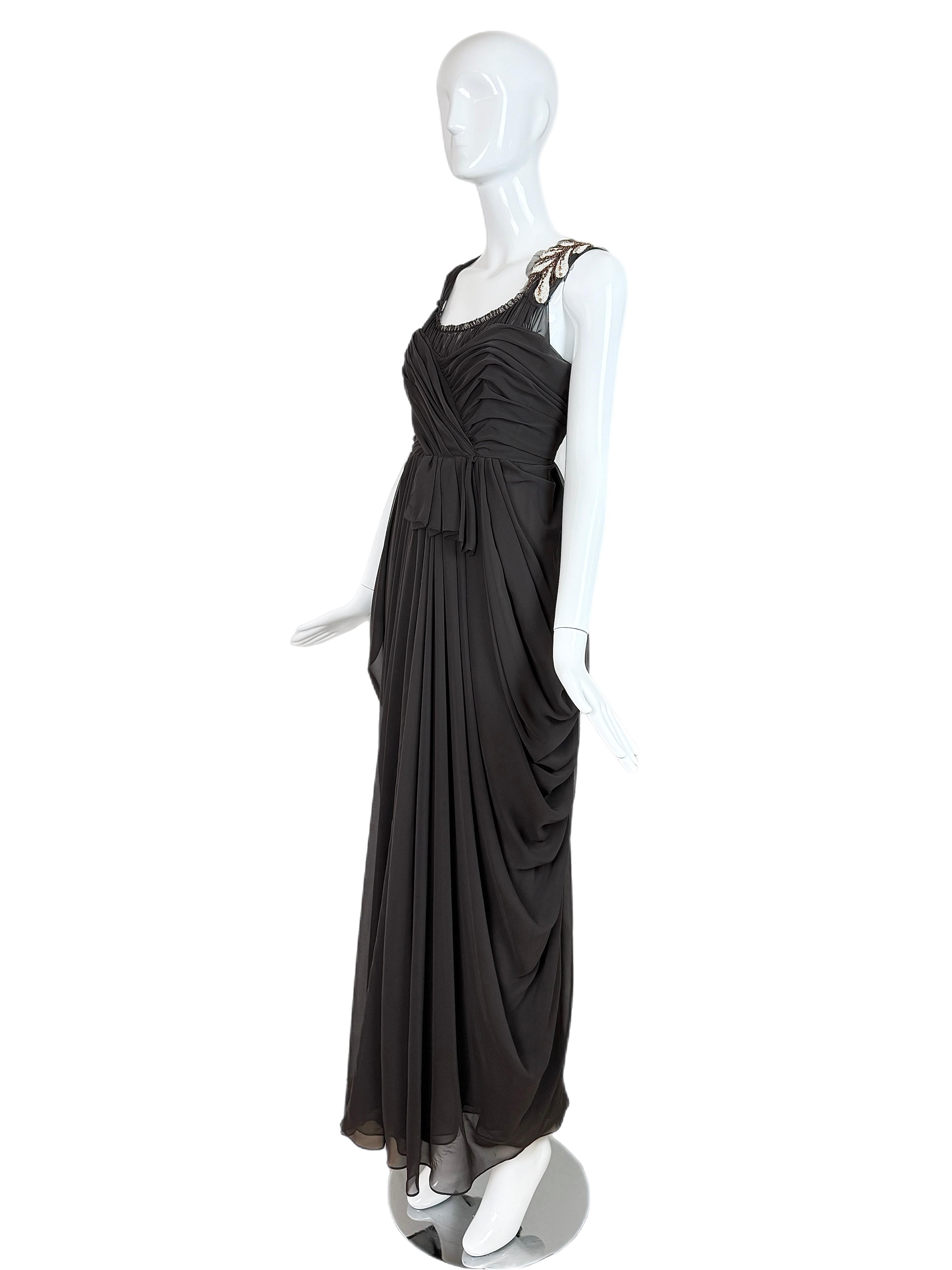 VERA WANG 2006 Vintage Runway Grecian Gown Draped Embellished Long Maxi Dress In Excellent Condition For Sale In Leonardo, NJ
