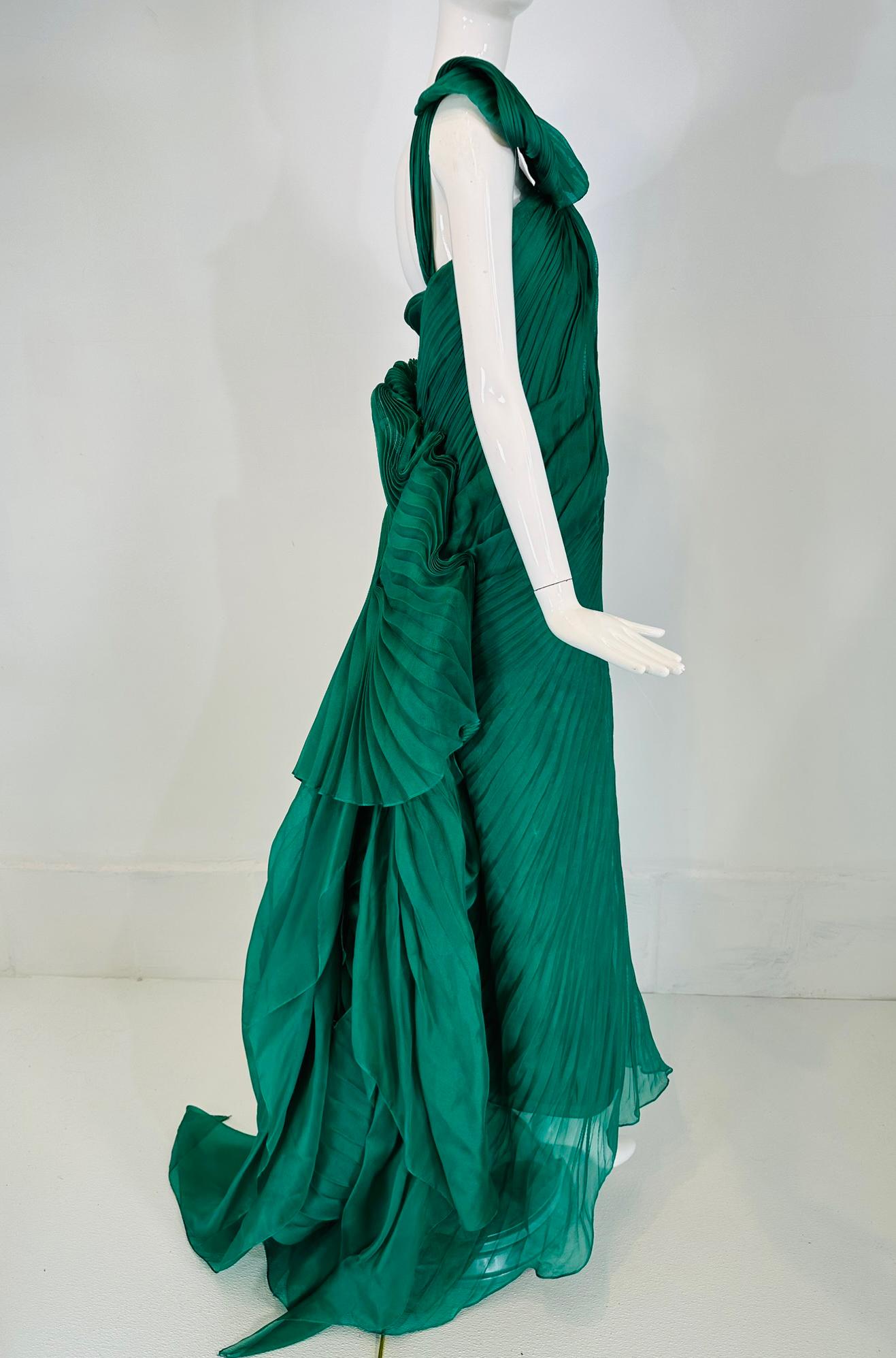 Vera Wang 2011 Emerald Green Silk One Shoulder Draped Pleated Gown with Train 10 For Sale 10
