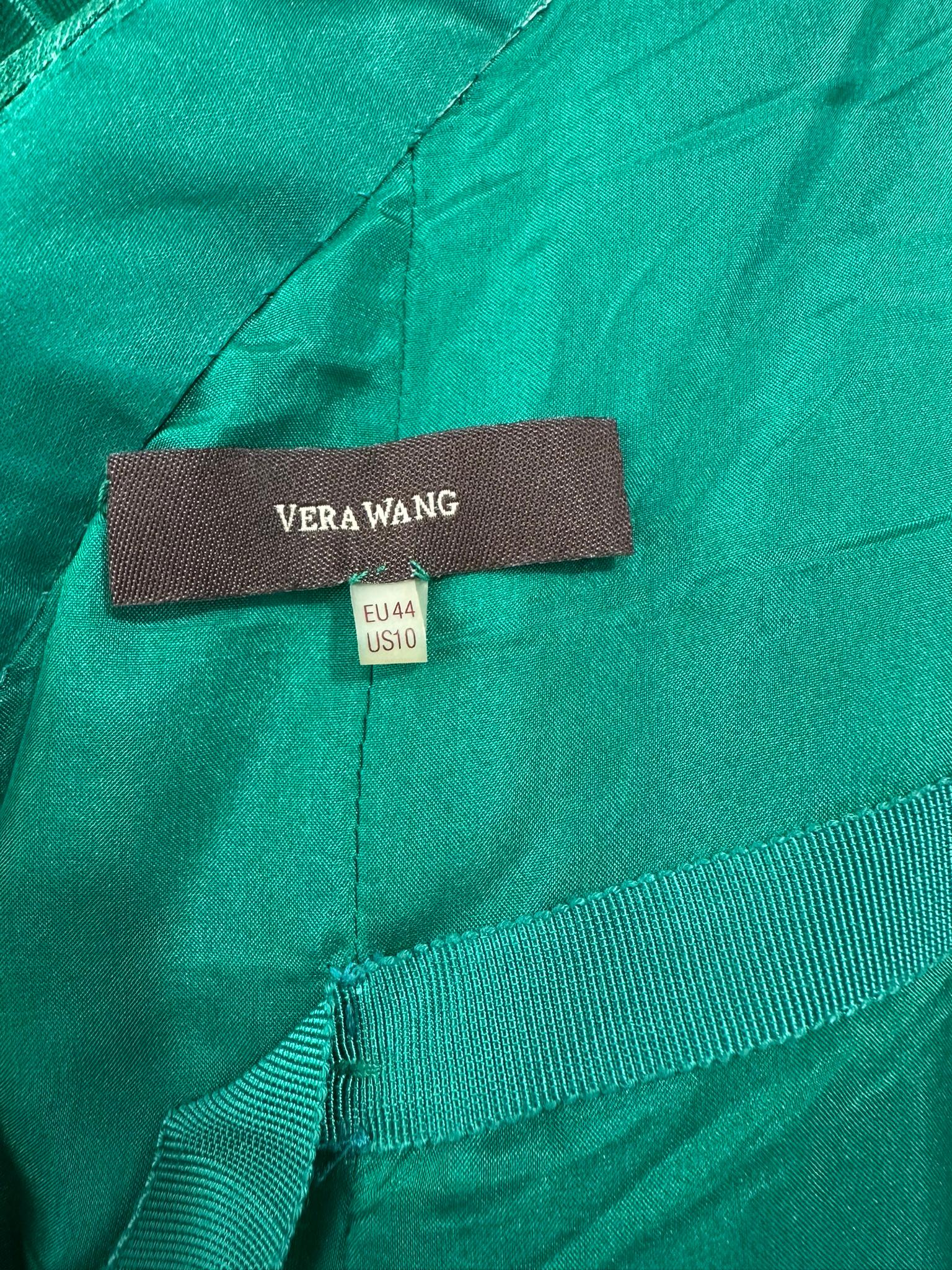 Vera Wang 2011 Emerald Green Silk One Shoulder Draped Pleated Gown with Train 10 For Sale 14