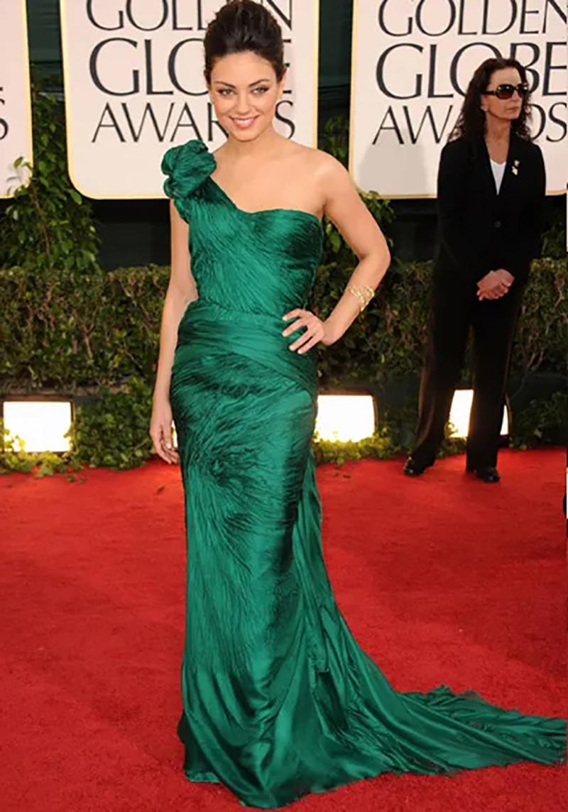 Vera Wang 2011 Emerald Green Silk One Shoulder Draped Pleated Gown with Train 10 For Sale 15