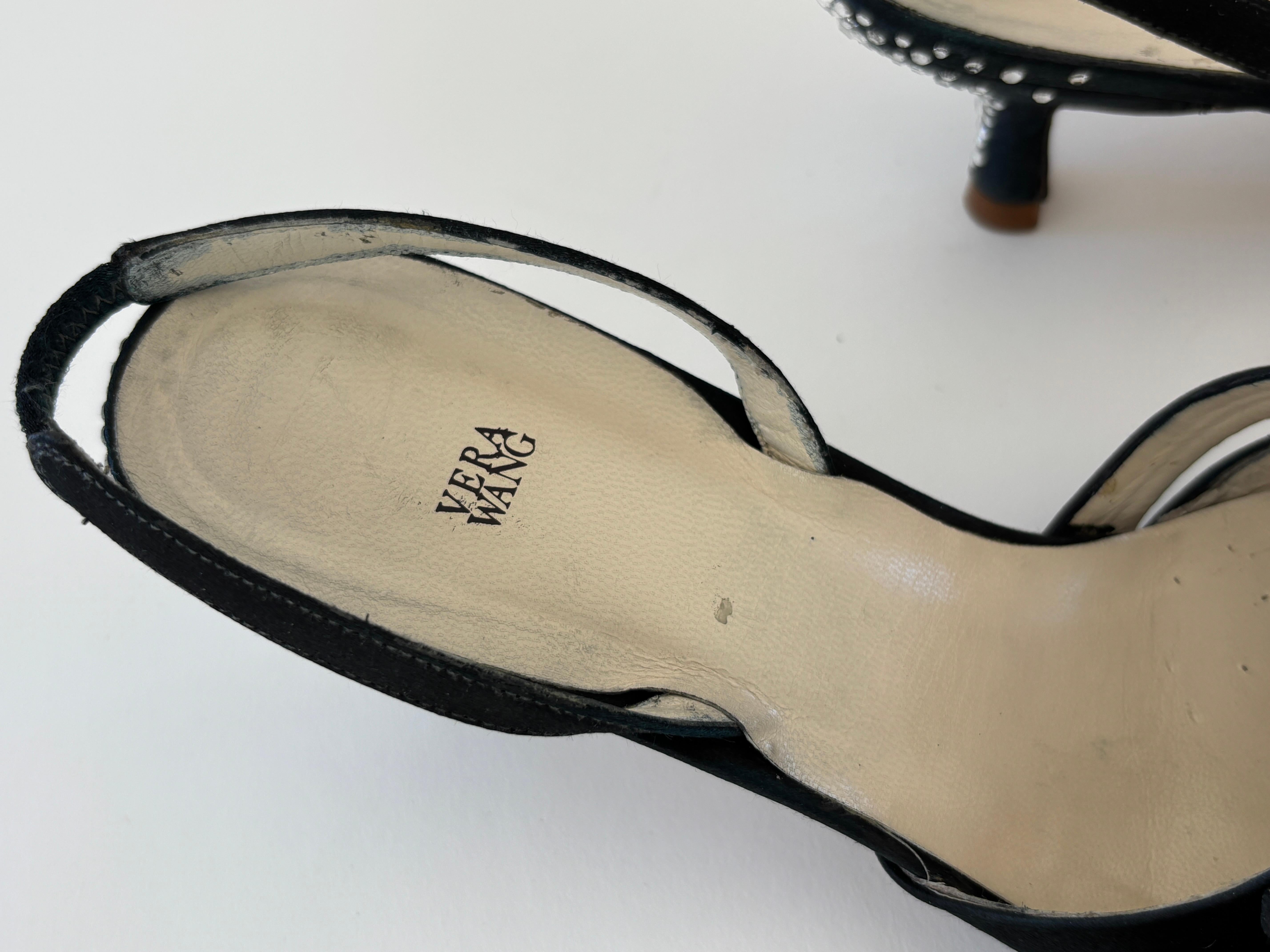 Escarpins en satin noir avec strass Vera Wang Taille US 6 Pour femmes en vente