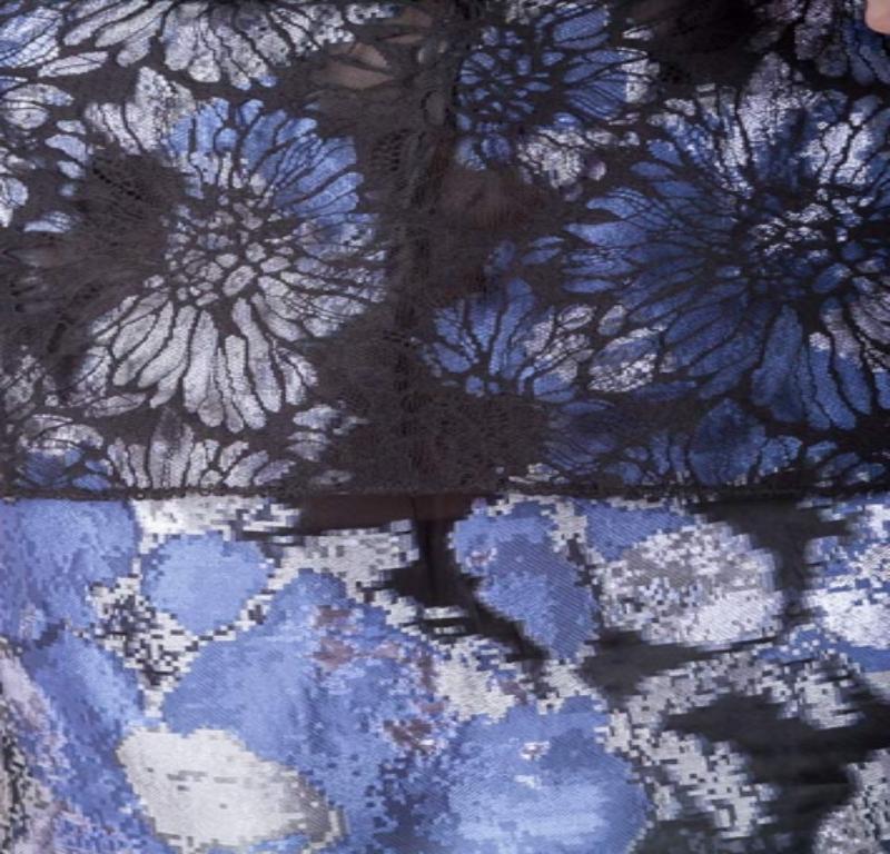 Verleihen Sie Ihrem Freizeitlook mit diesem hübschen Top eine gewisse Eleganz. Vera Wang hat dieses ärmellose Oberteil aus einer Mischung feiner Stoffe mit bequemer Passform entworfen. Es sieht zu jeder kontrastierenden Hose und zu flachen Schuhen