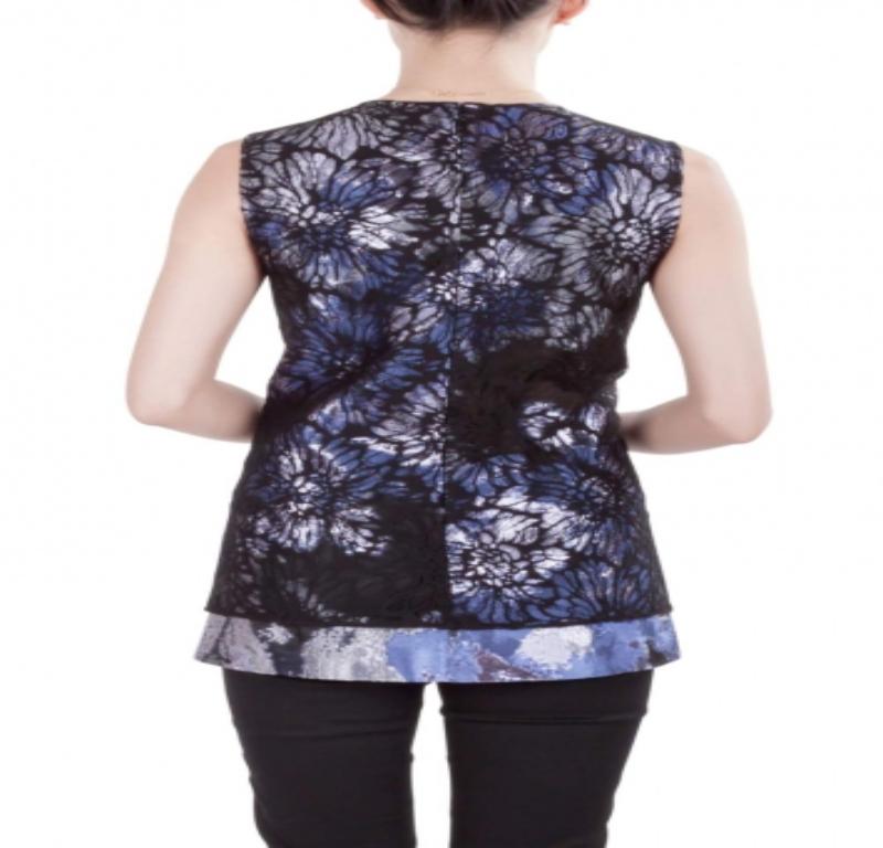 Vera Wang Kollektion Lurex Jacquard Floral Spitze Overlay ärmelloses Top M im Zustand „Hervorragend“ im Angebot in Dubai, Al Qouz 2