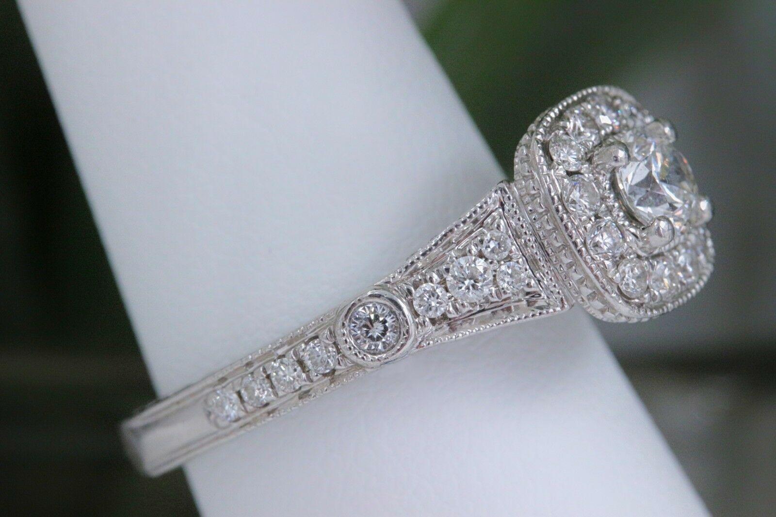 Vera Wang Diamond Engagement Ring Love Collection Round 1.25 Carat 14 Karat Gold For Sale 4