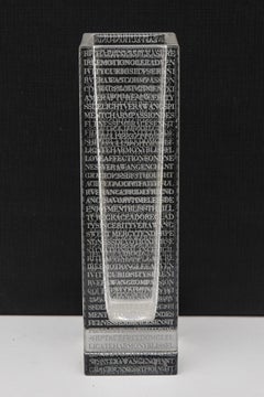 Vera Wang für Wedgewood: Kristallvase mit spirituellen, in Kaskaden angeordneten Worten