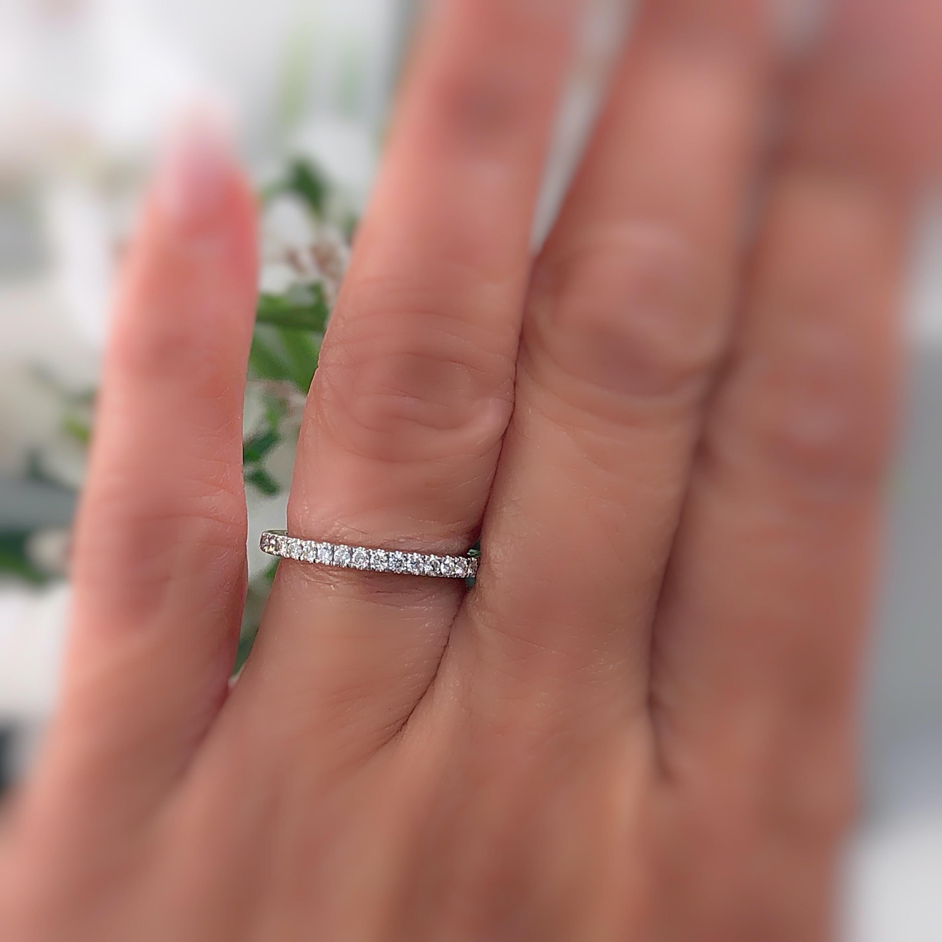 VERA WANG LOVE BRIDAL COLLECTION
Style:  Diamond Wedding Band
Metal:  14K White Gold
Size:  4 - Sizable
Width:  1.9 MM
Diamond Shape:  Round Brilliant 
Diamond Color & Clarity:  I / SI2
Hallmark:  LOVE VERA WANG 14K
Includes:  Elegant Ring