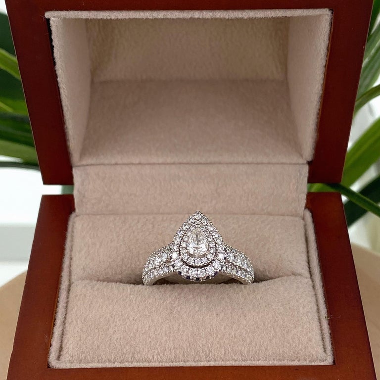 Vera Wang Love tcw Pear Shape Diamond Sapphire Double Frame