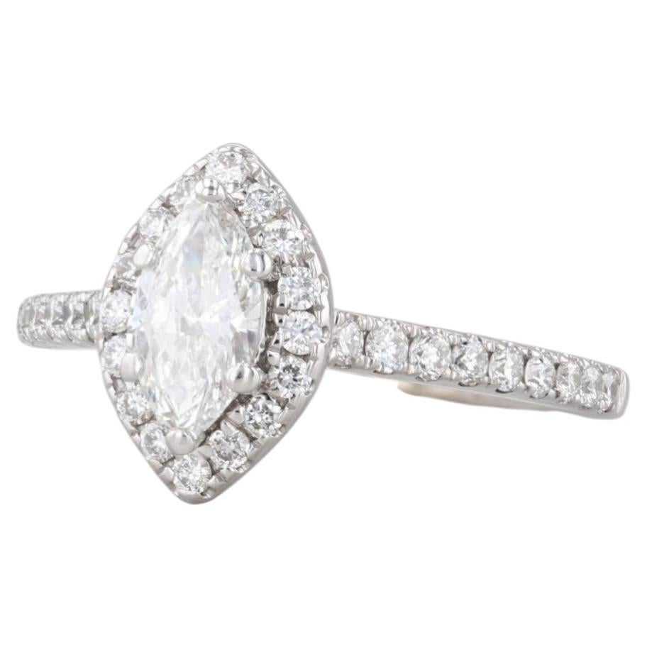 Vera Wang Love Anello di fidanzamento aureolato con diamante marquise da 1,09 carati in oro 14k Zaffiro