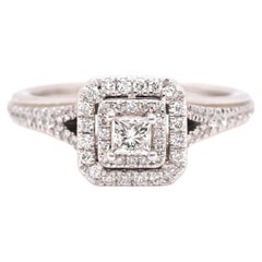 Vera Wang Love Collection – Ring aus 14-karätigem Weißgold mit einem 5/8-Karat-Prinzessschliff-Diamanten im Doppelrahmen