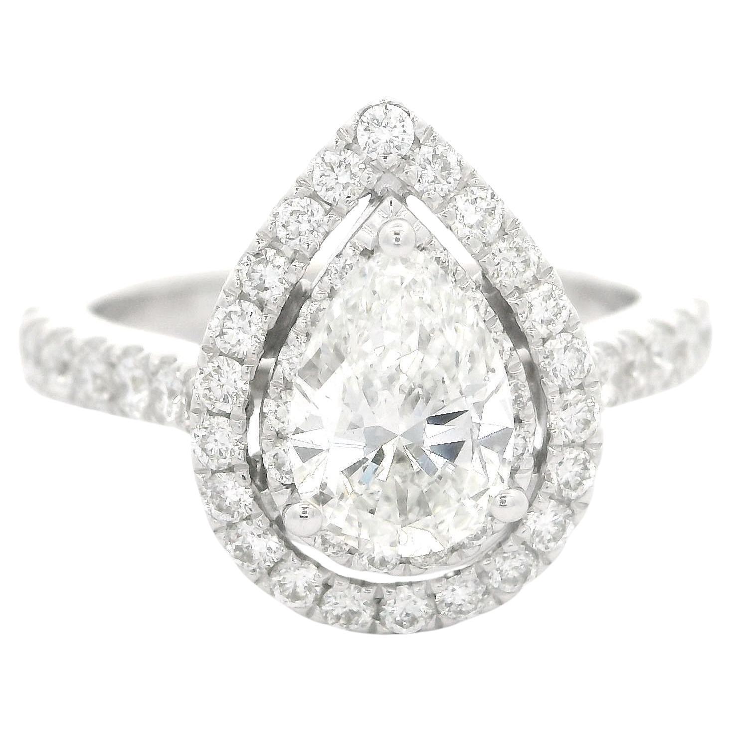 Vera Wang  "Anillo de compromiso halo de diamantes pera en oro blanco de 14k de la colección "Love