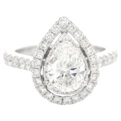 Vera Wang  "Anillo de compromiso halo de diamantes pera en oro blanco de 14k de la colección "Love
