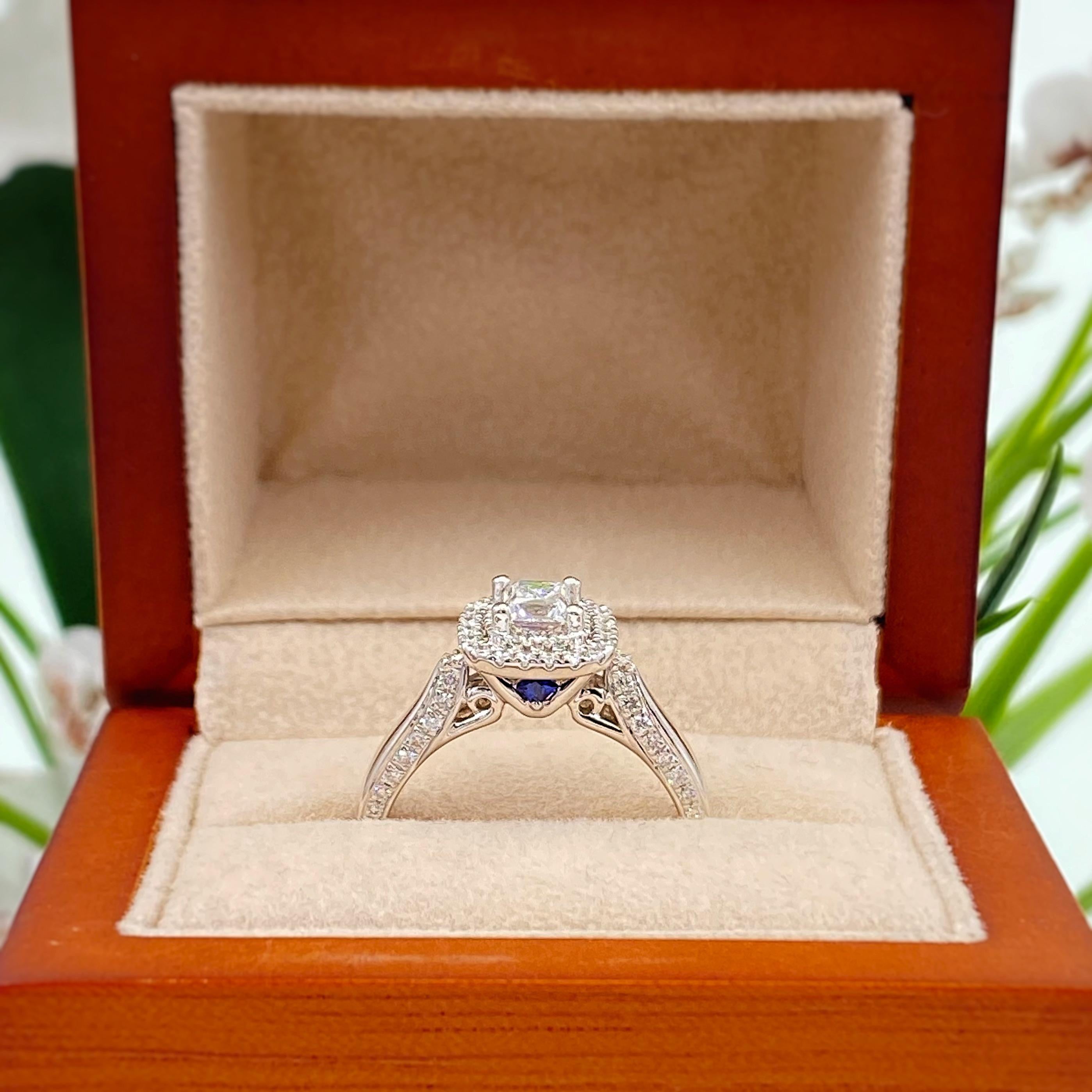 Vera Wang Love Collection 0.80 tcwt Princess Diamond Double Frame Ring In Excellent Condition For Sale In San Diego, CA
