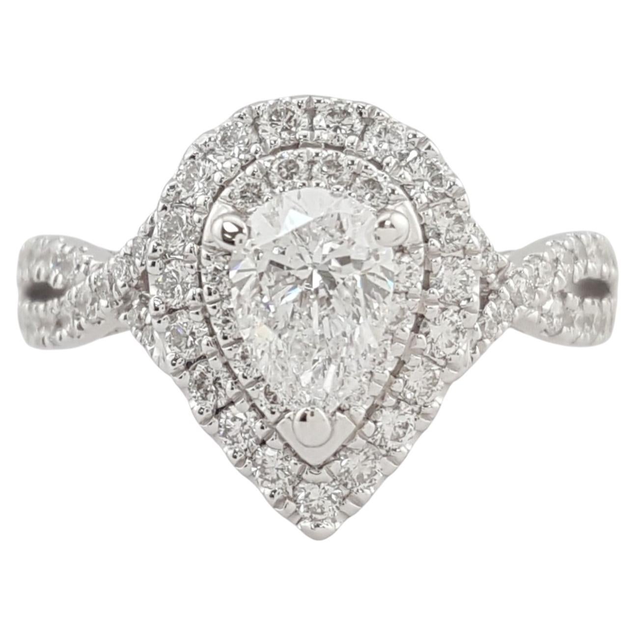 Do all Vera Wang rings have a sapphire?