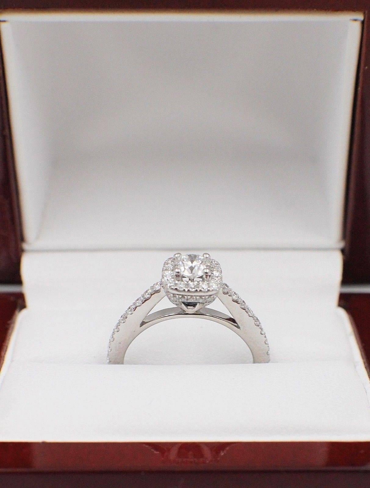 Vera Wang Love Diamond Engagement Ring 3/4 Carat in 14 Karat White Gold For Sale 3