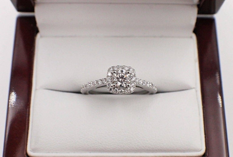 Vera Wang Love Diamond Engagement Ring 3/4 Carat in 14 Karat White Gold