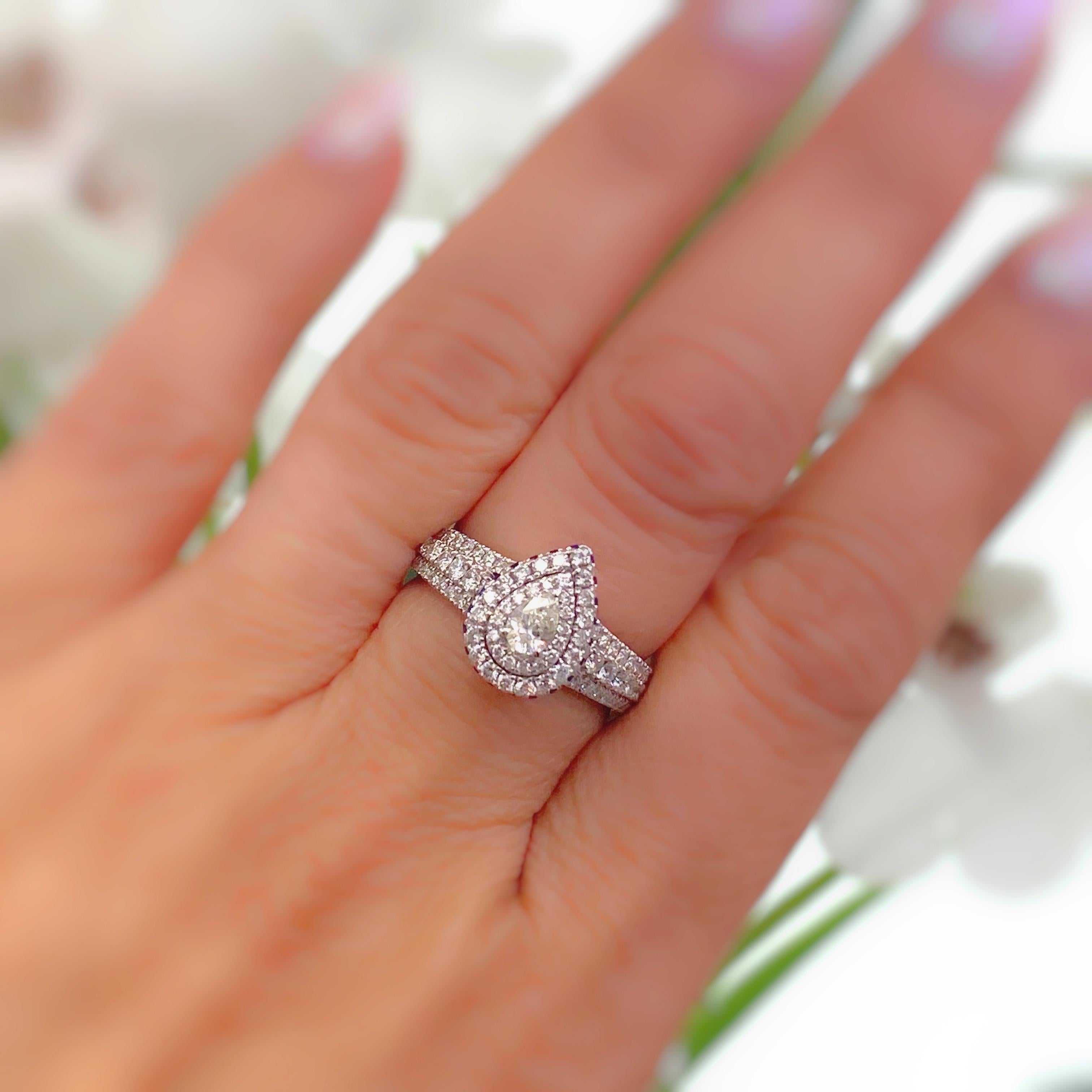 Vera Wang LOVE Pear Shape Diamond 1.00 Carat Sapphire Double Frame Ring In Excellent Condition In San Diego, CA