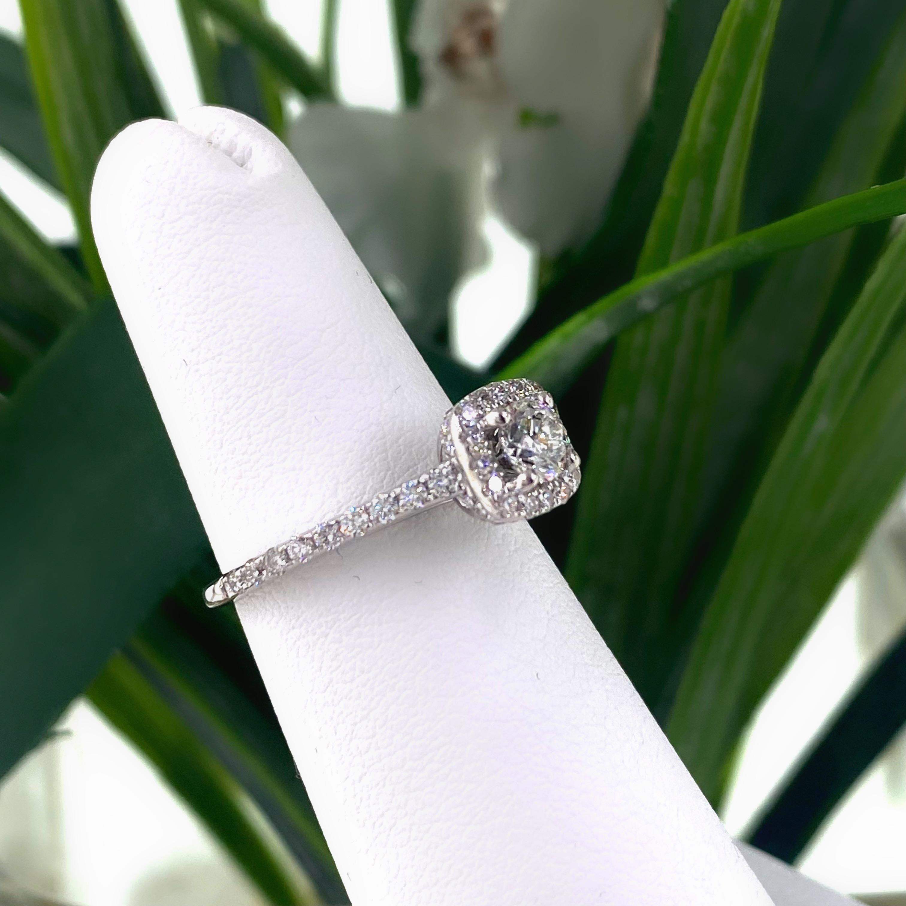 Round Cut Vera Wang Love Wish 7/8 Tcw Round Brilliant Diamond Halo Engagement Ring 14kt