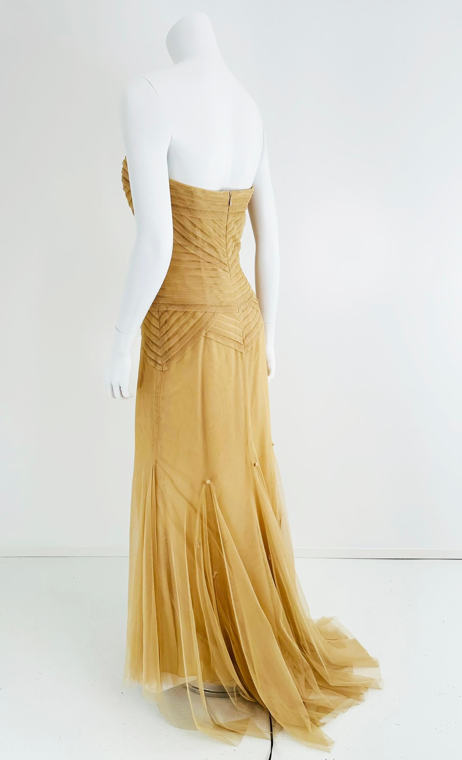 Vera Wang Tulle nude/champagne Robe torse plissée sans bretelles avec traîne 10 en vente 8