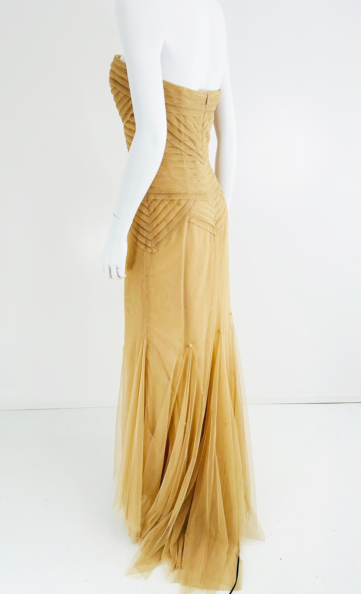 Vera Wang Tulle nude/champagne Robe torse plissée sans bretelles avec traîne 10 en vente 12