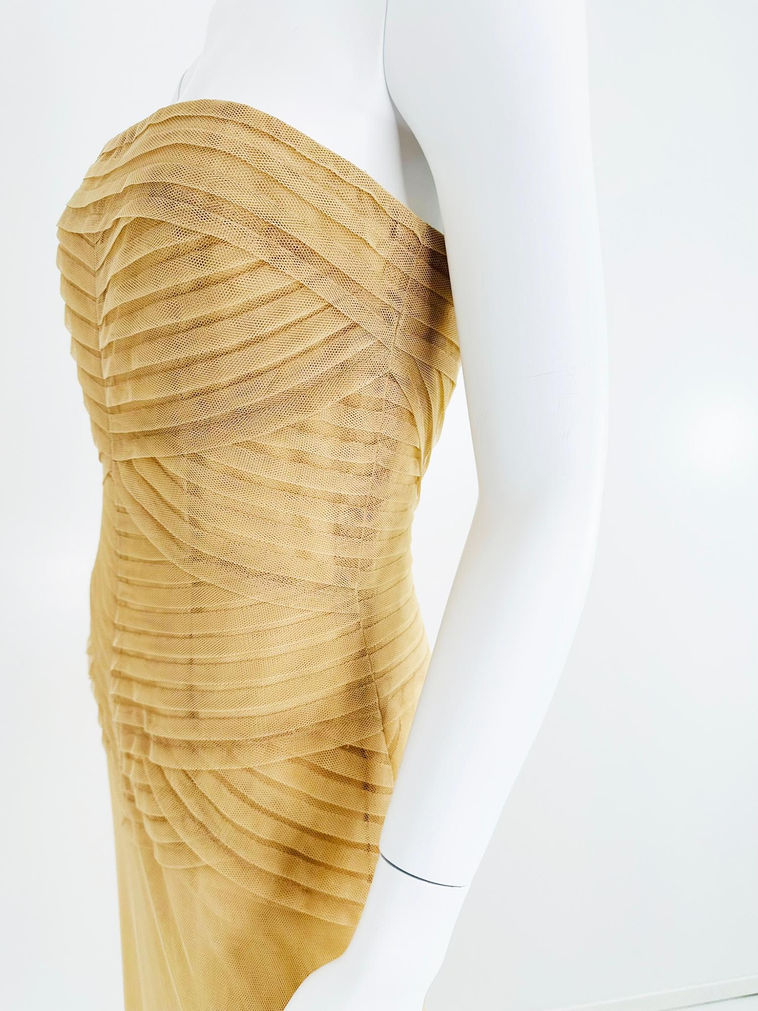 Vera Wang Tulle nude/champagne Robe torse plissée sans bretelles avec traîne 10 en vente 13