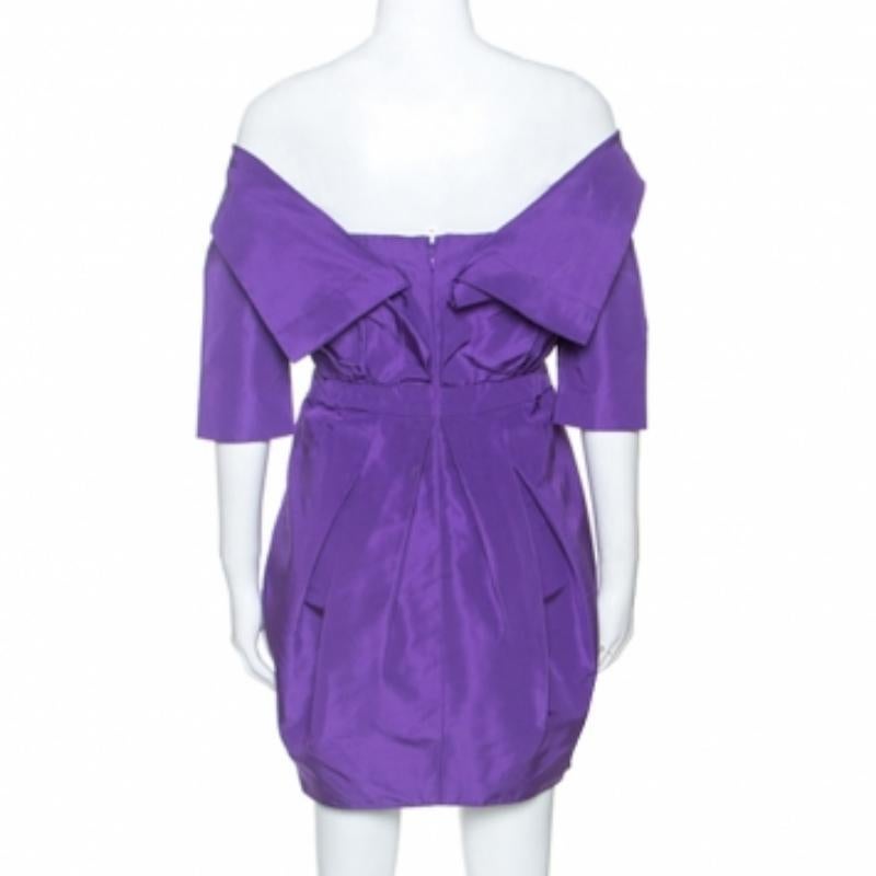 Vera Wang Purple Silk Crystal Embellished Off Shoulder Dress L Excellent état - En vente à Dubai, Al Qouz 2