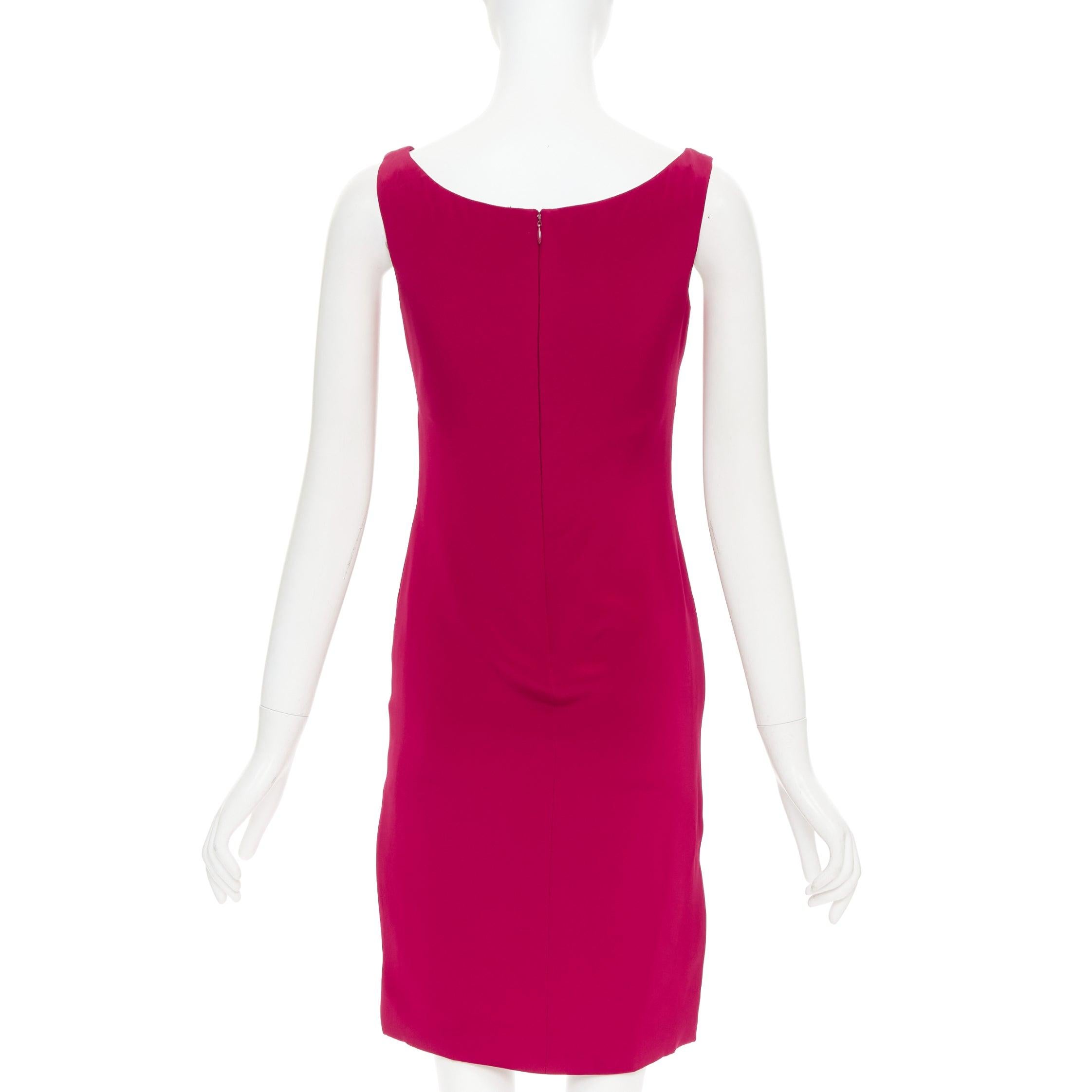 Mini robe sans manches à col bénitier drapé rouge de Vera Wang Pour femmes en vente