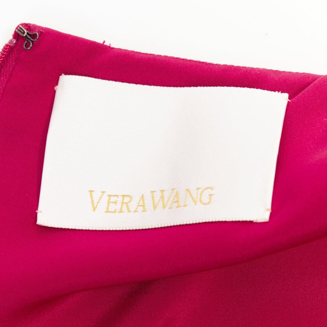 Mini robe sans manches à col bénitier drapé rouge de Vera Wang en vente 3