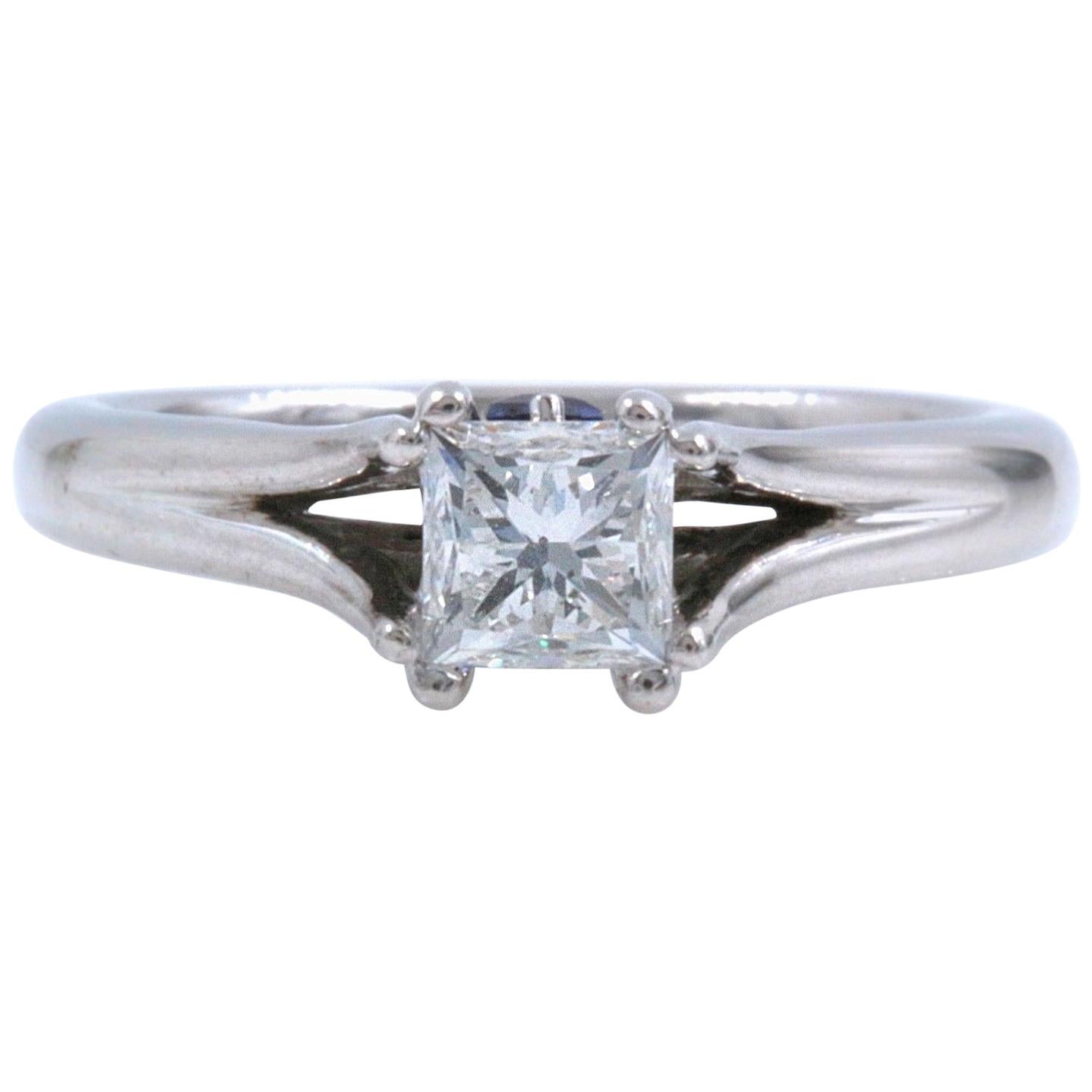 Vera Wang Bague Love Collection à tige solitaire fendue 0,85 carat 18 carat WG