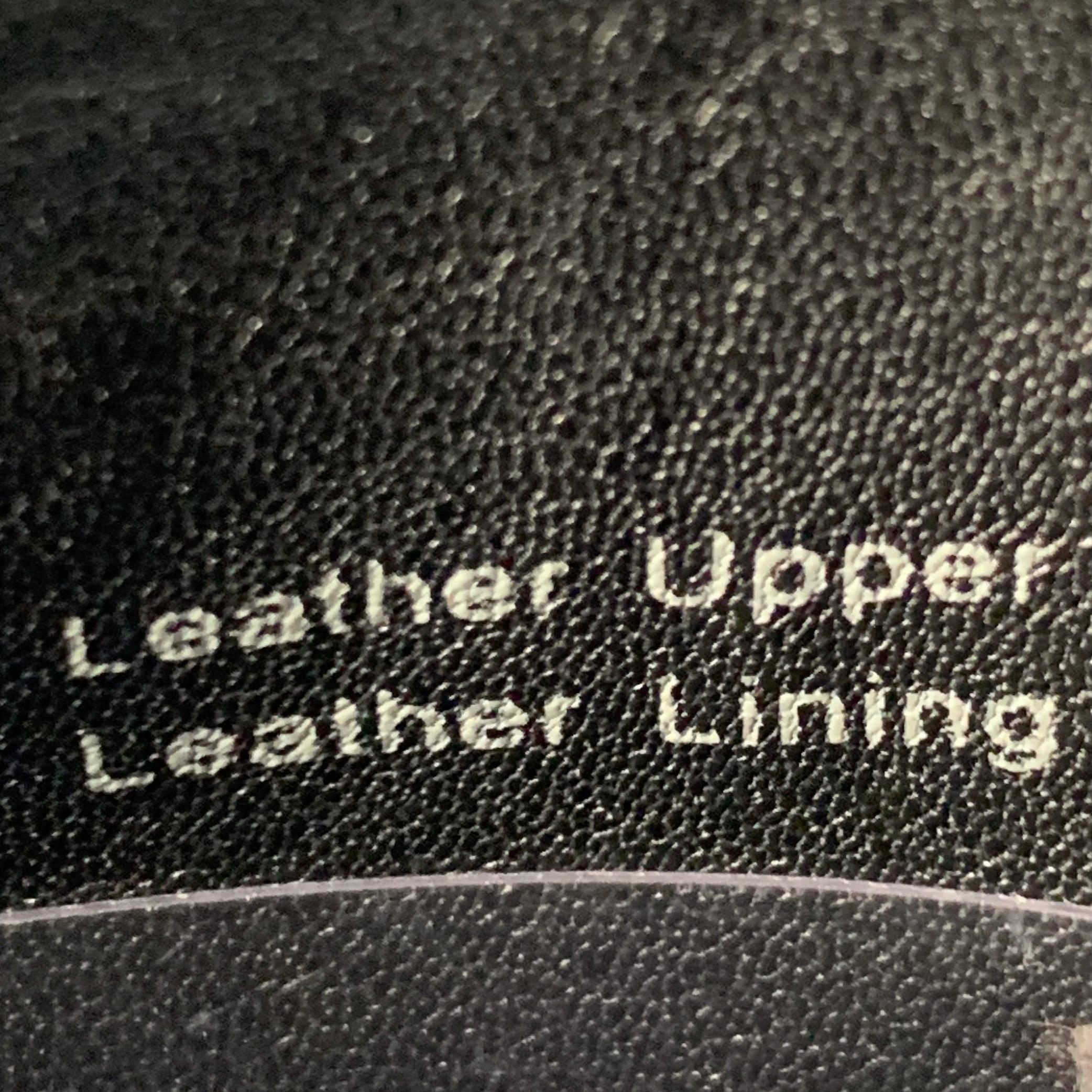 Vera Wang Taille 6 Bottes en cuir noir cloutées avec fermeture éclair latérale et talon aiguille en vente 3