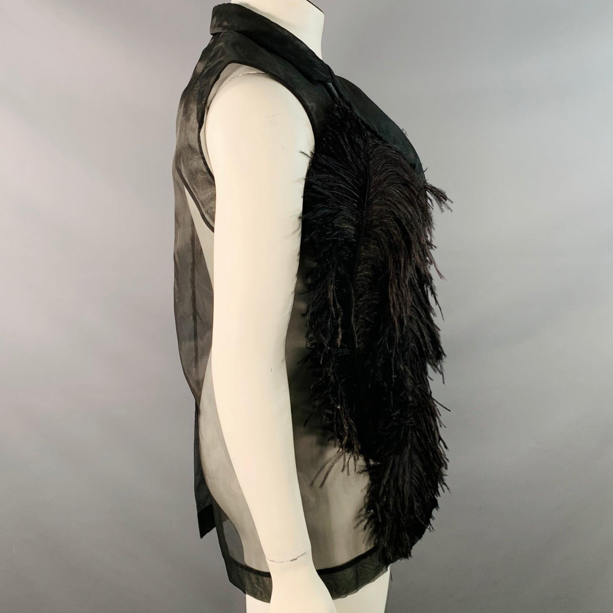 VERA WANG Size L Black Mesh Ostrich Feathers Snaps Vest In Excellent Condition For Sale In San Francisco, CA