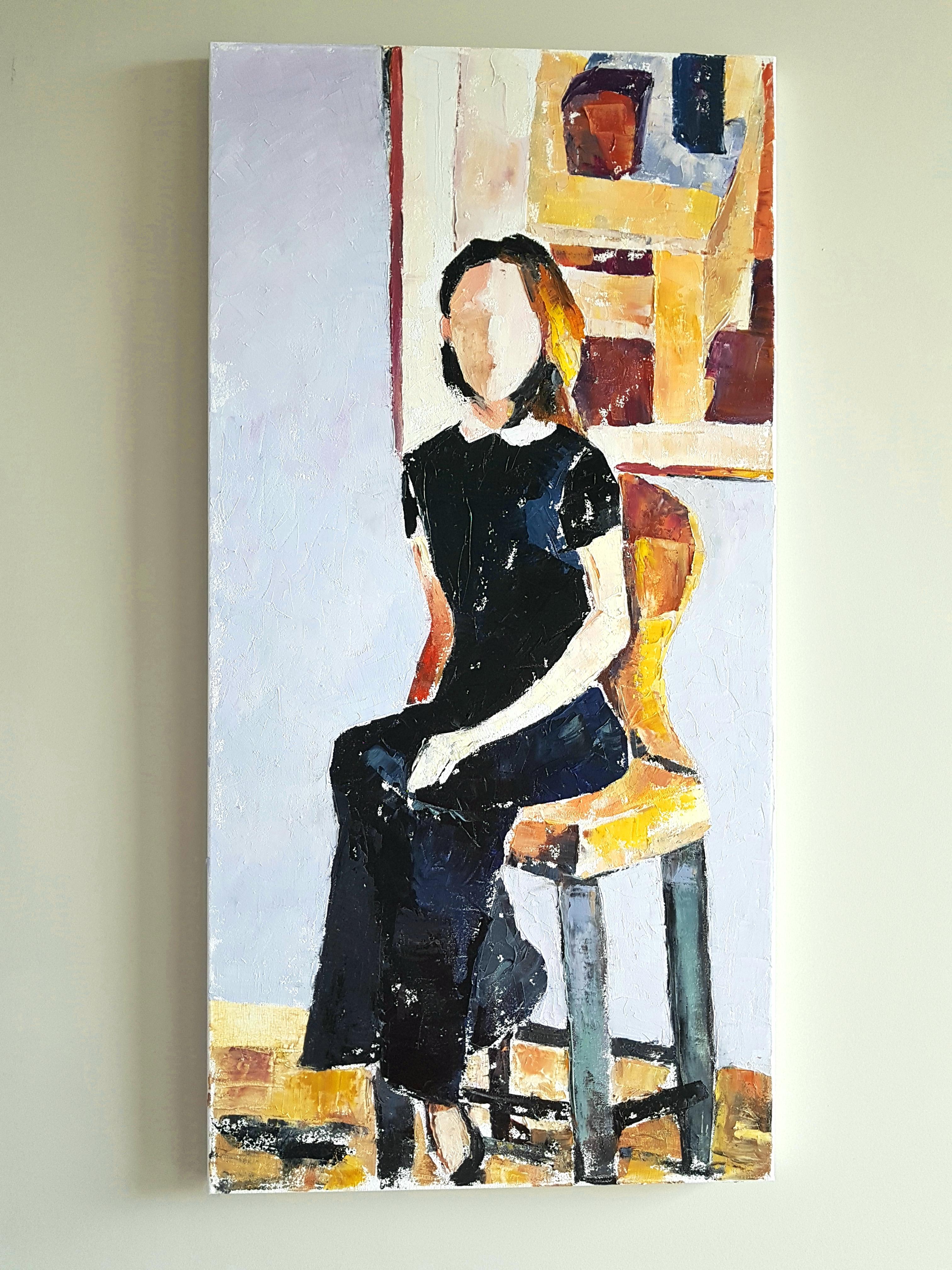 Statuetta femminile senza volto, Pittura ad olio originale, Donna seduta su una sedia - Painting di Vera Zibrova