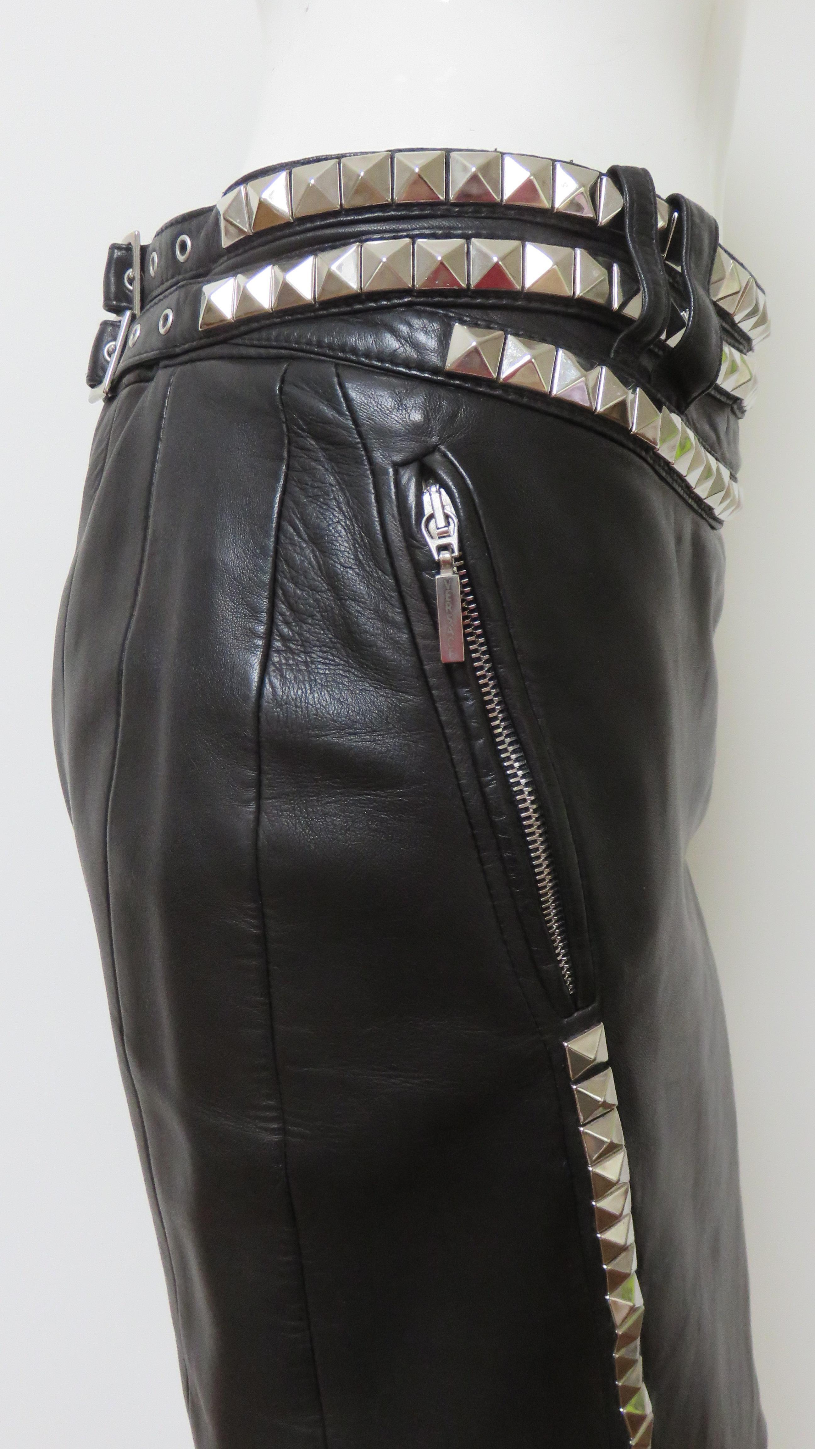 Verace Leather Skirt with Studs and Buckle Waist  For Sale 7