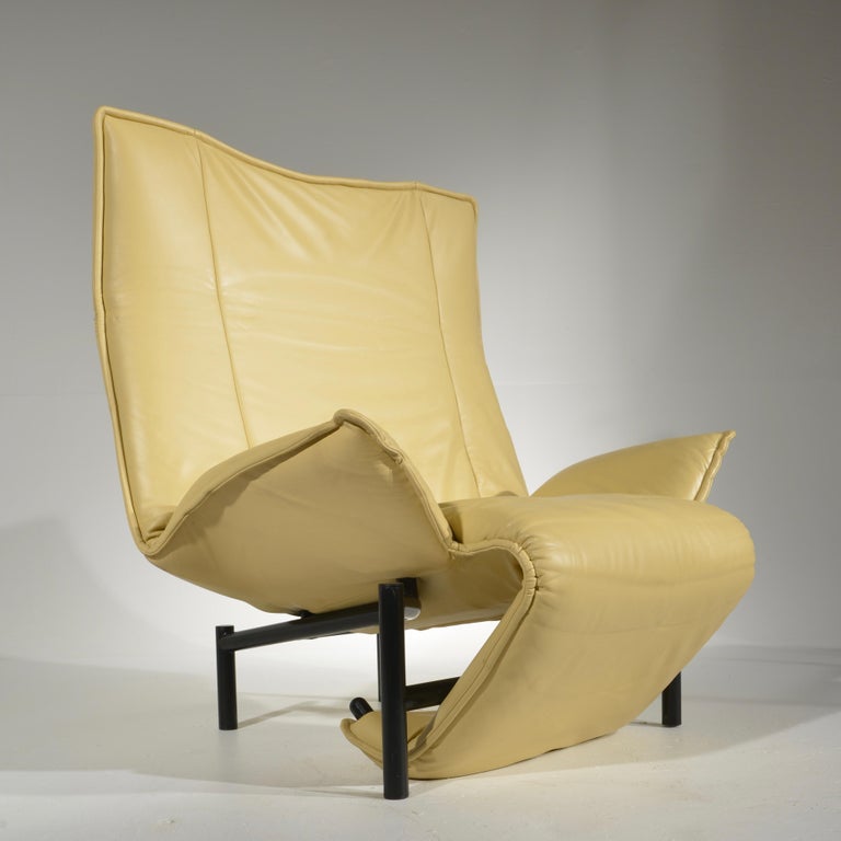 Veranda Lounge Chair by Vico Magistretti for Cassina In Good Condition For Sale In Los Angeles, CA