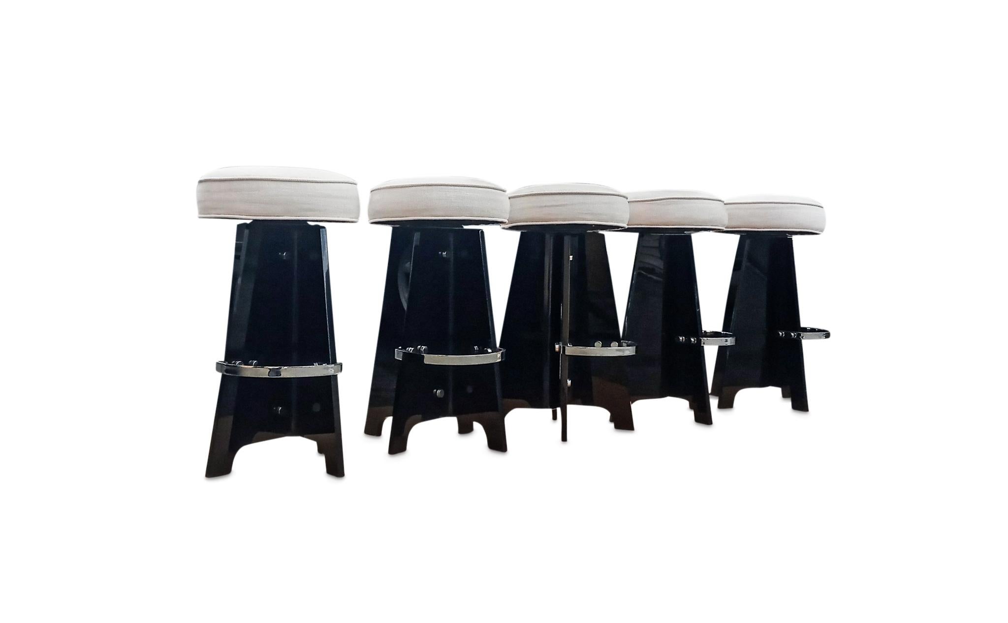For your consideration is this super cool Space-Age styled acrylic or lucite bar stool set of five, by Verano, in rarely seen solid black. The genius of this original design is the folding of two thick & heavy lucite slabs styled to make four legs