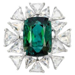 Verdant Prism - Tourmaline d'Afghanistan sertie de diamants taillés en rose en forme de triangle, en or 18 carats