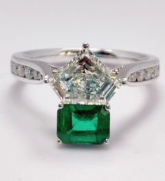 Art Deco 18K Gold Shield Ring with Colombian Emerald & Diamond