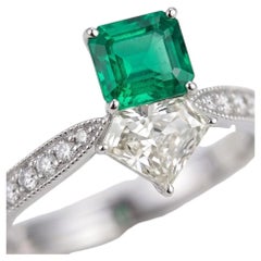 Art Deco 18K Gold Shield Ring with Colombian Emerald & Diamond