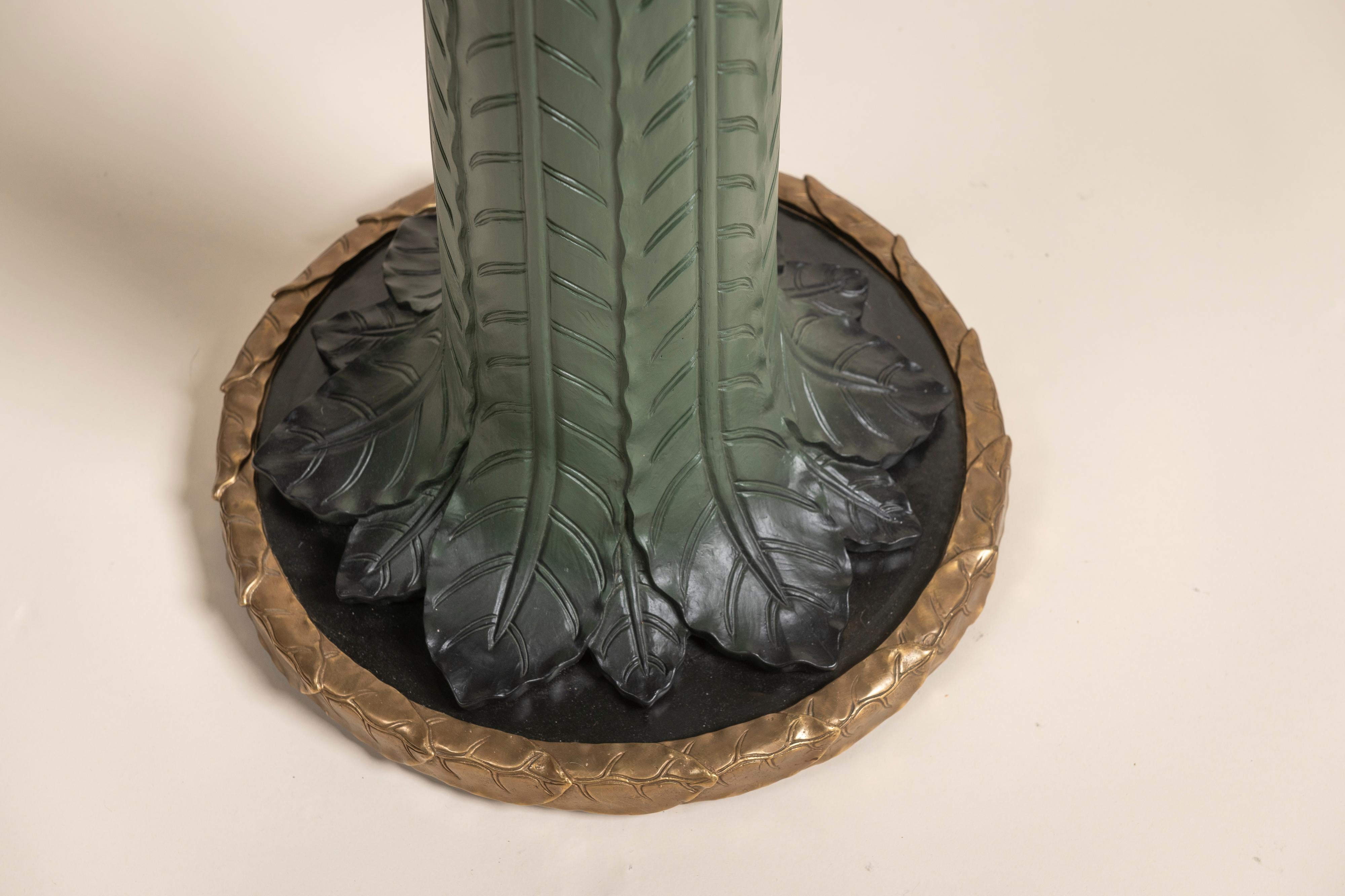 Laiton Table d'appoint Verde ACANTHUS, 2023 en vente