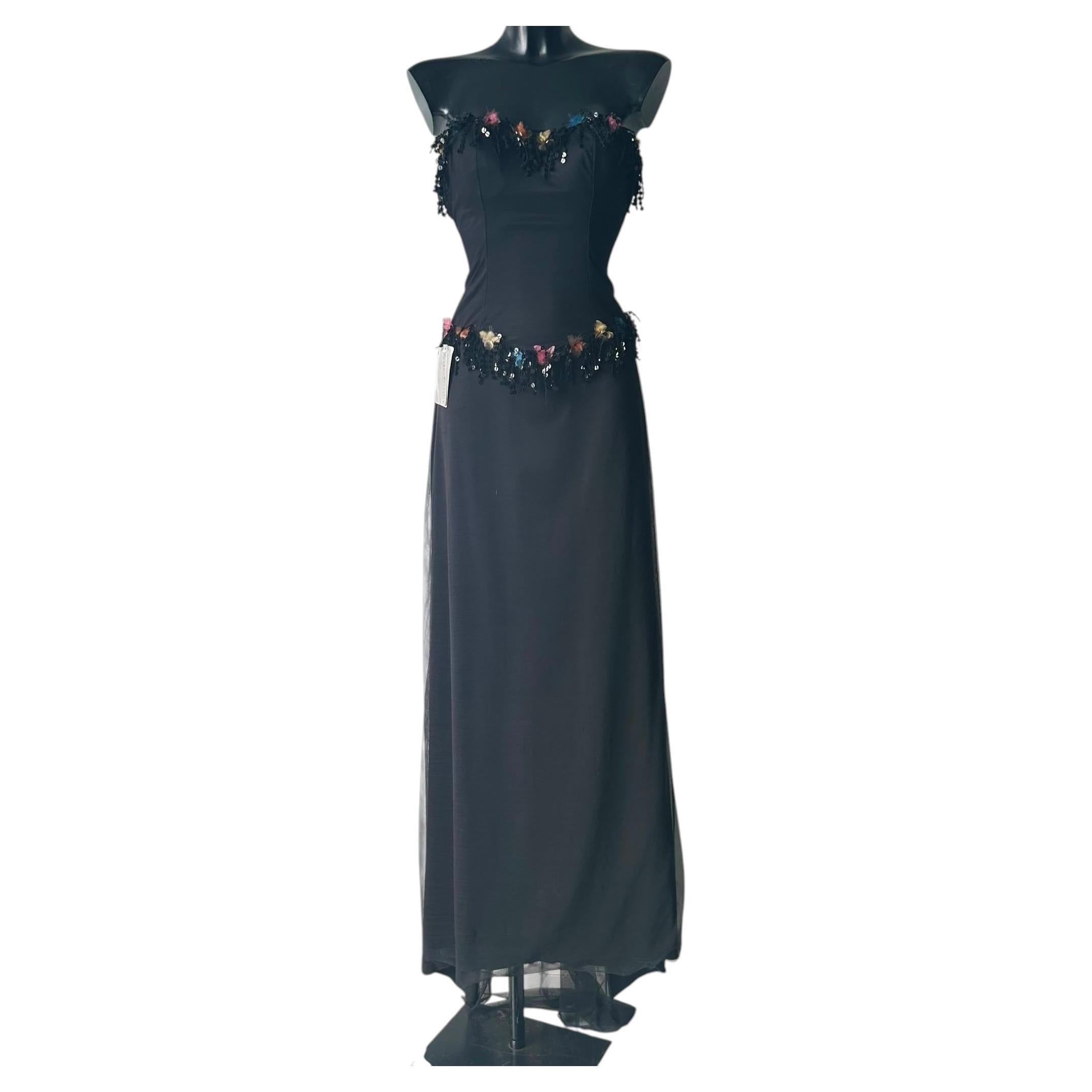 Grünes Abendkleid von Veronica Black mit floralen Applikationen und Korsettrücken