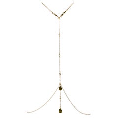 Cadena Verdelle de oro de 14 quilates con dos gotas de piedra verde oliva talla pera
