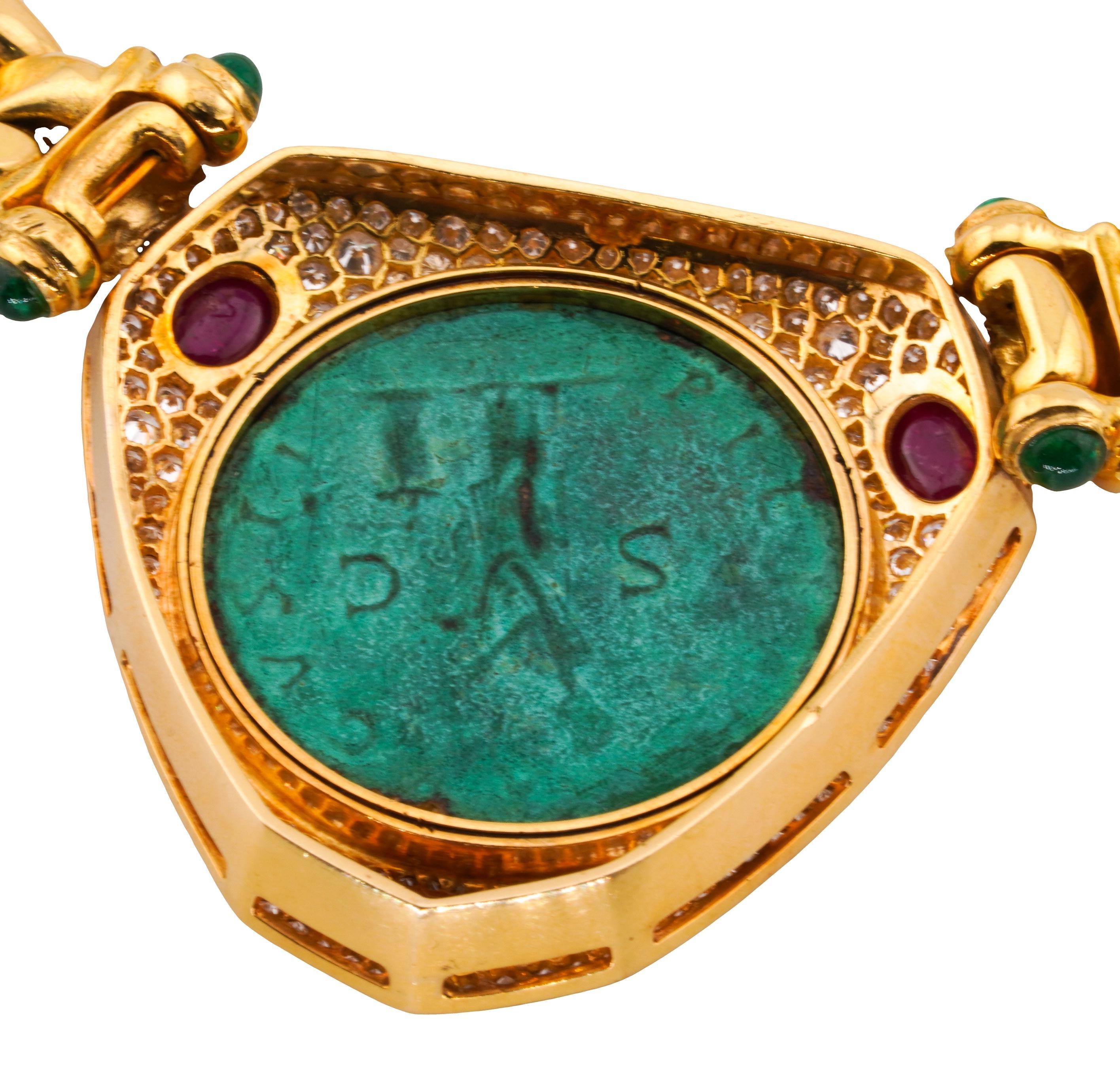 Verdi Gioielli 18k Gold Münze Diamant Cabochon Rubin Smaragd Kubanische Link Halskette im Zustand „Gut“ im Angebot in Palm Beach, FL