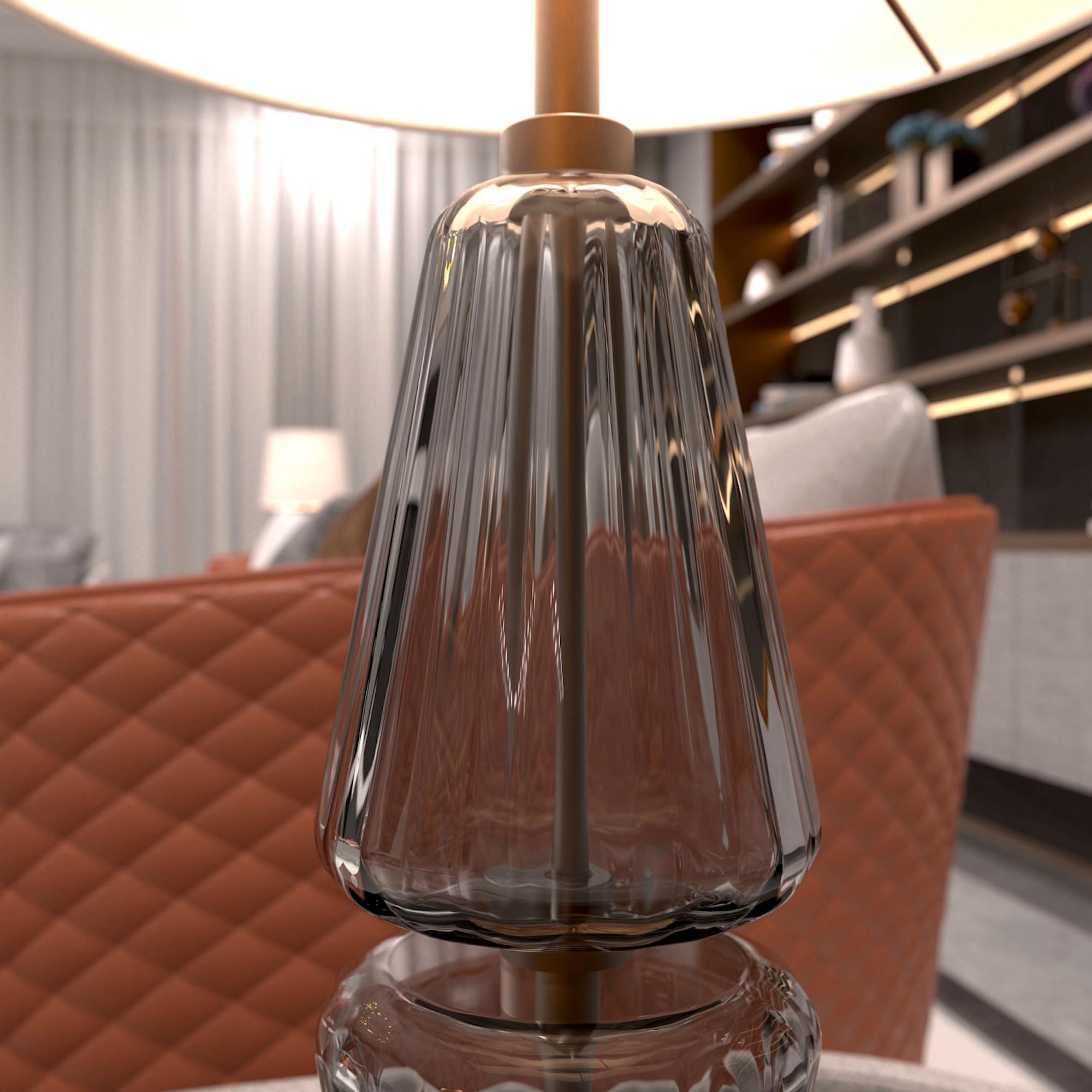 VERDI Handgefertigte moderne Tischlampe aus Muranoglas Made in Italy (Italian) im Angebot