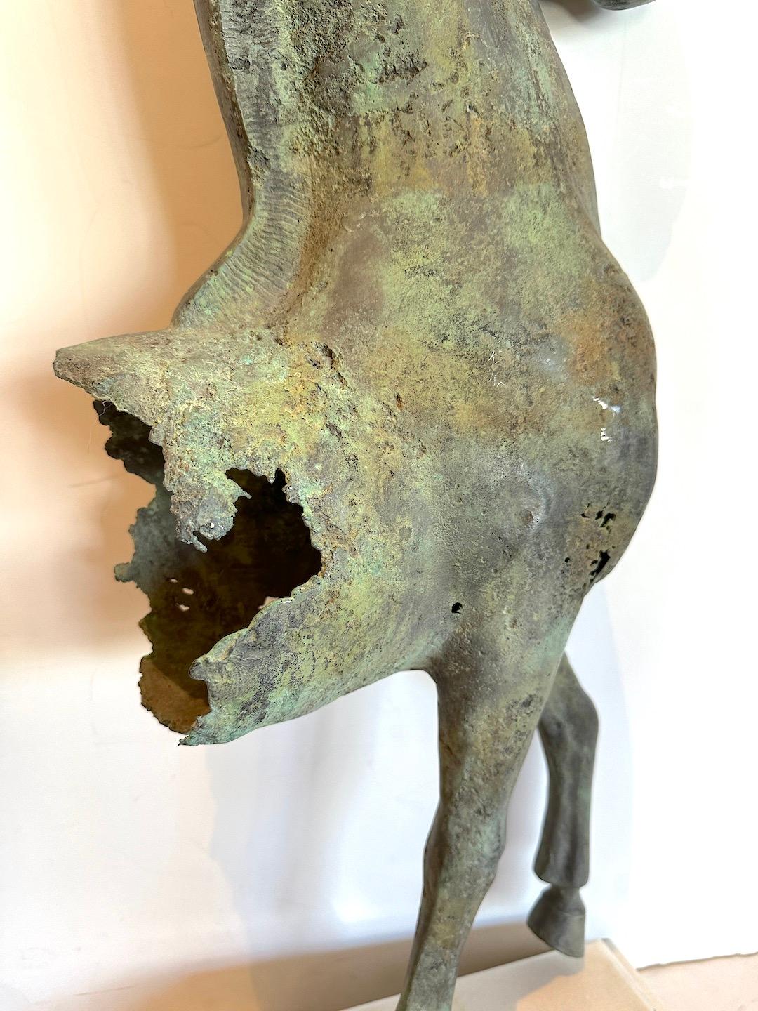 Bronze Fragment de cheval en bronze vert-de-gris en vente