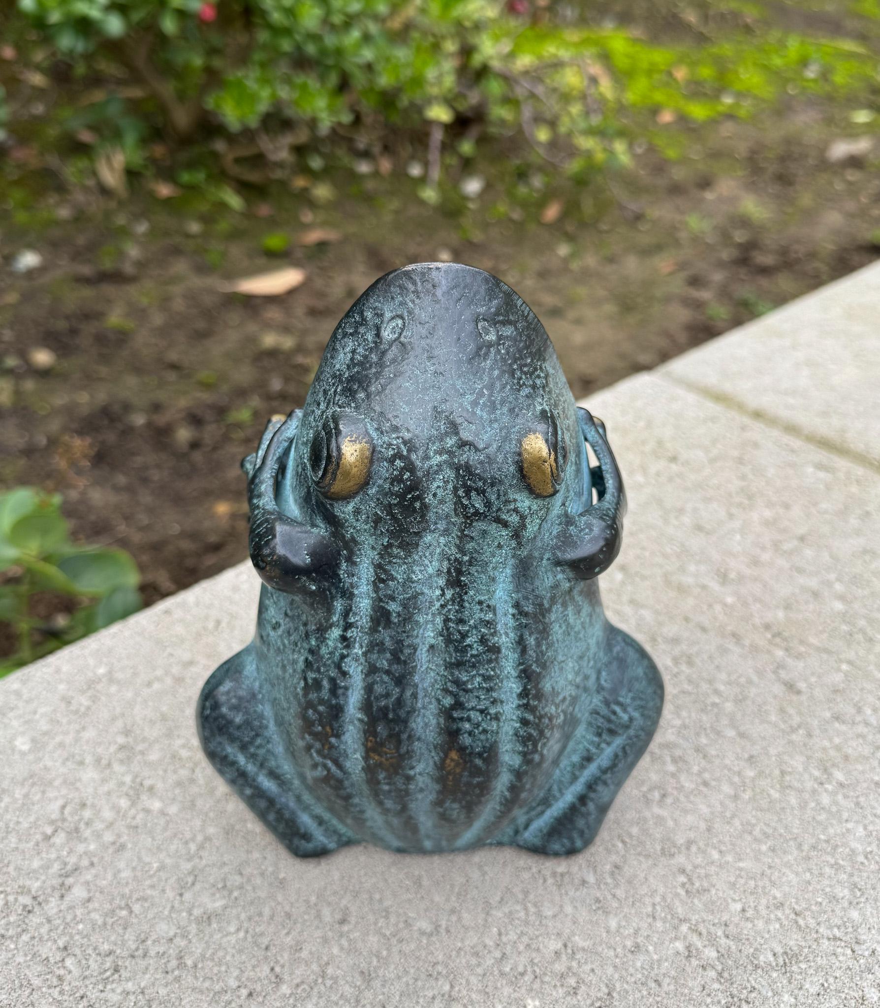 Verdigris Bronze Sculptural Frog Vase by San Pacific International, 20th Century For Sale 10