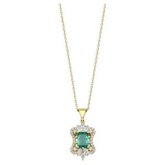 0,82ct Smaragd und Diamant Cluster Halskette
