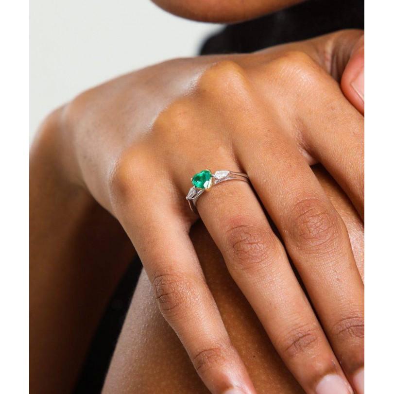 Women's 1.10ct Heart Emerald And Diamond Ring For Sale