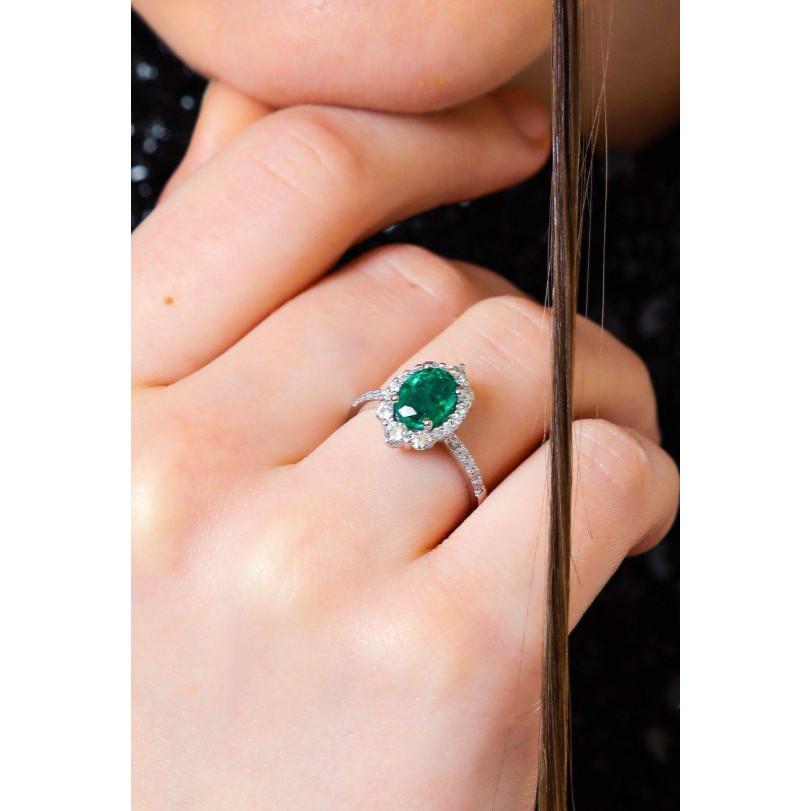 Women's 2.25ct Emerald And Diamond Engagement Ring - Helin For Sale