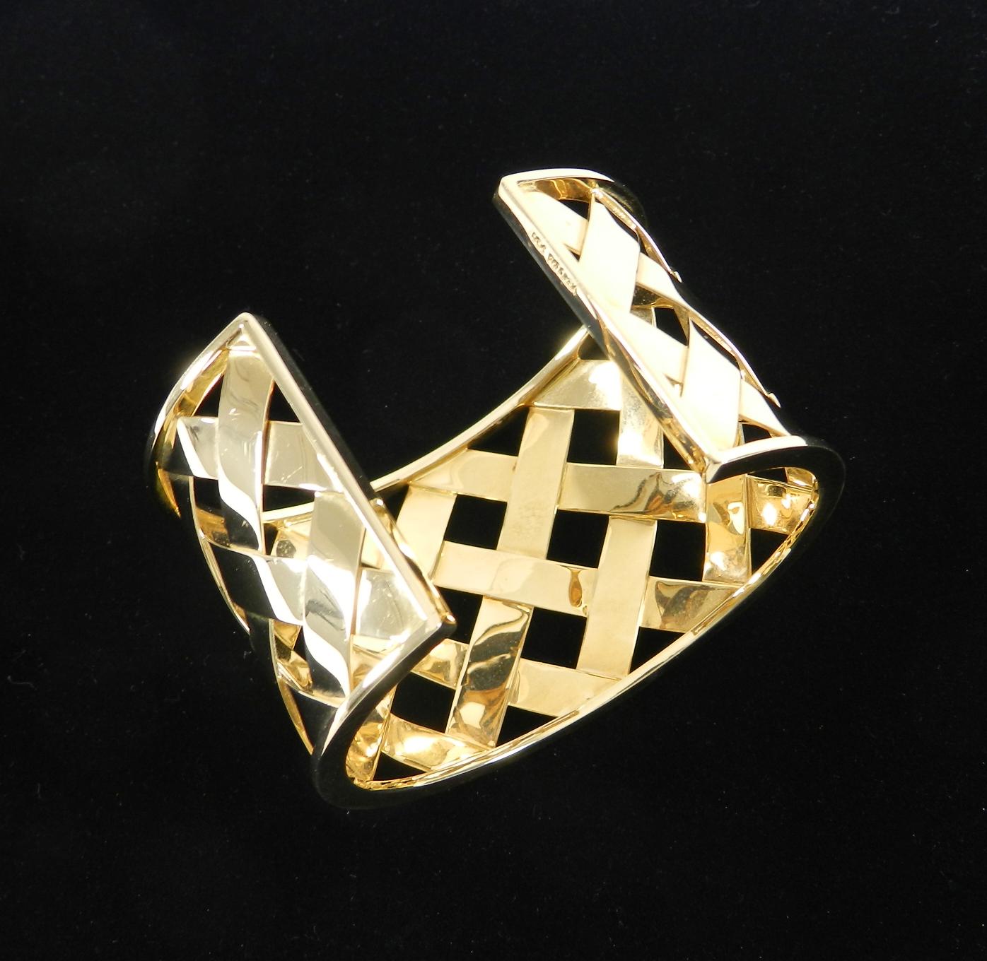 Verdura 18 Karat Yellow Gold Criss Cross Cuff Bracelet 3