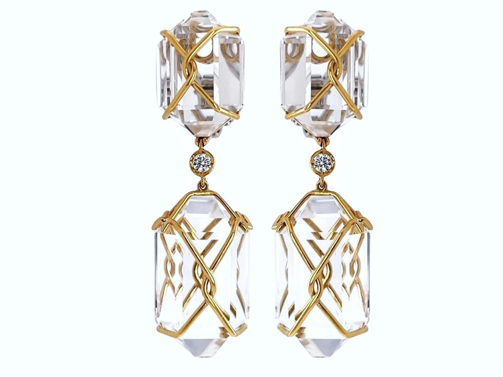 Lange Verdura-Ohrringe aus 18 Karat Diamanten und Bergkristall, Italien. 4