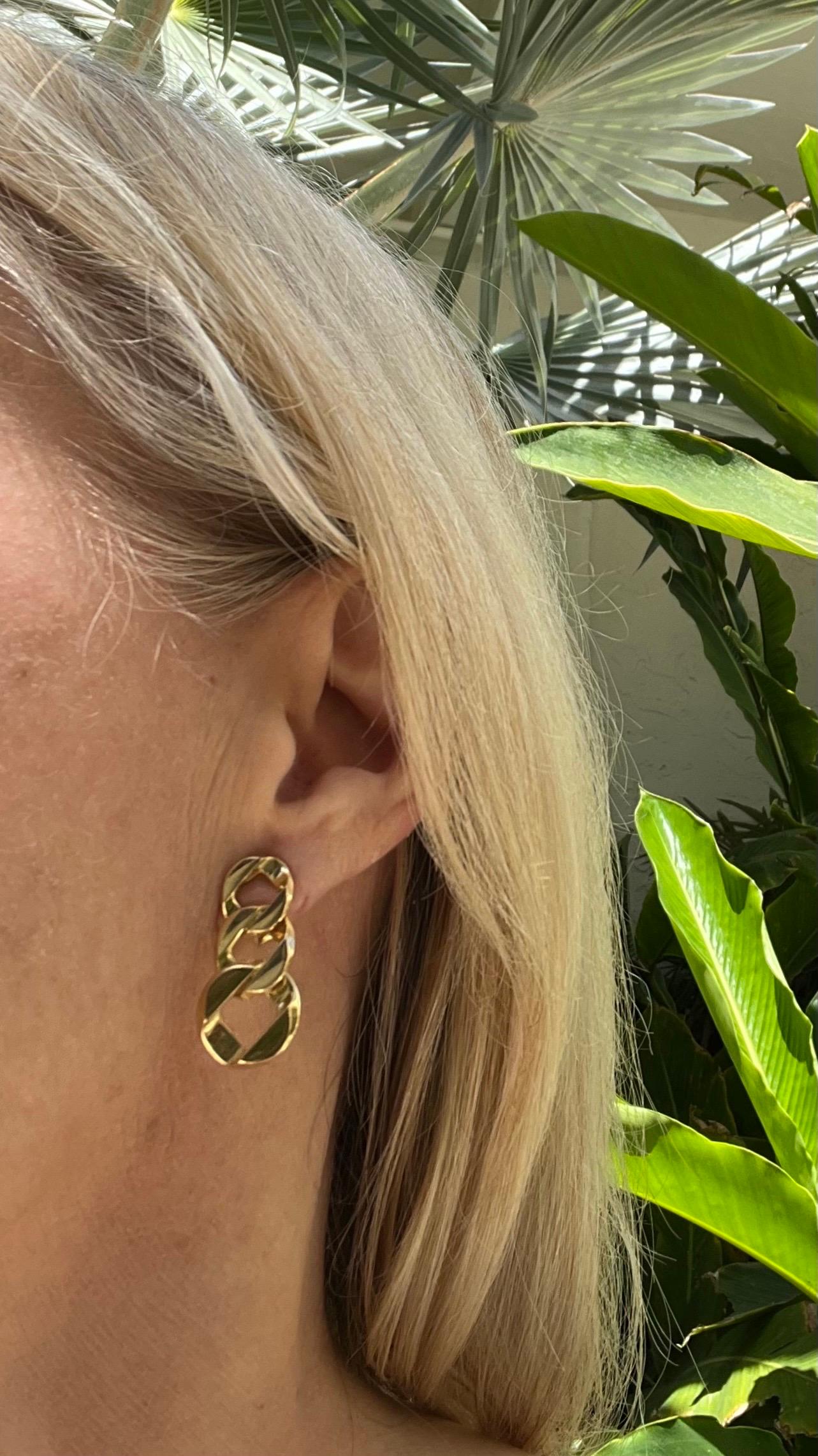 Verdura 18k Yellow Gold Piccolo Curb-Link Earrings For Sale 2